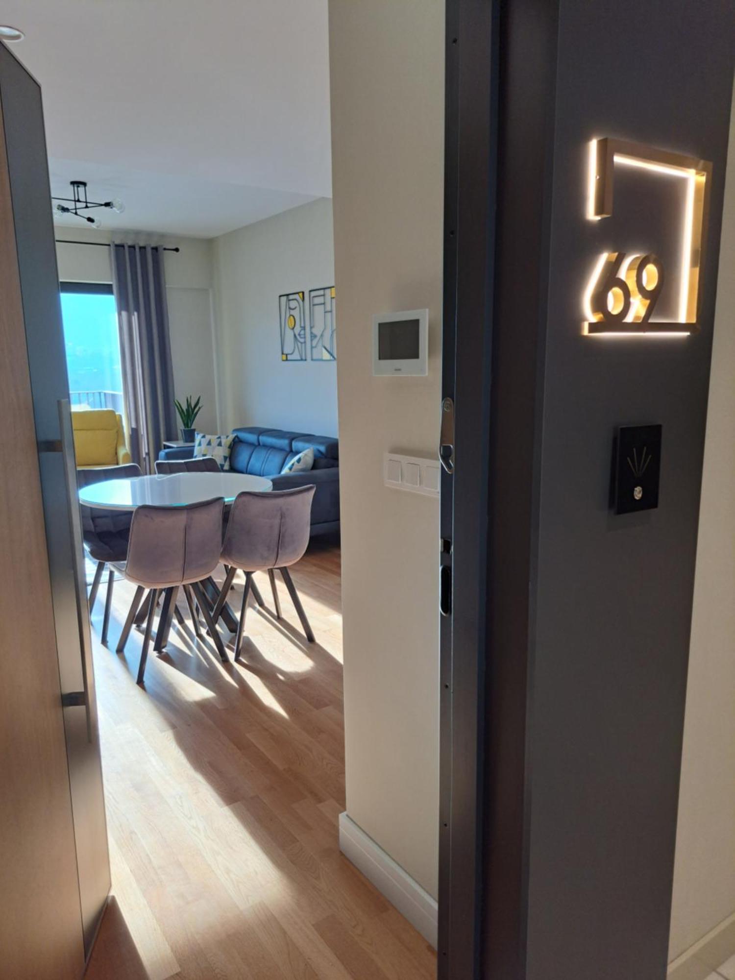 Divine 69 Luxury Apartment, Skopje City - Center, Diamond Residences, Free Parking Kültér fotó